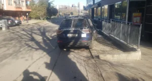 Полицаи от Жандармерията запушиха път да си напазарят в Билла в ж.к. Изгрев в Бургас Полицаи от Жандармерията запушиха път да си напазарят в Билла в ж.к. Изгрев в Бургас